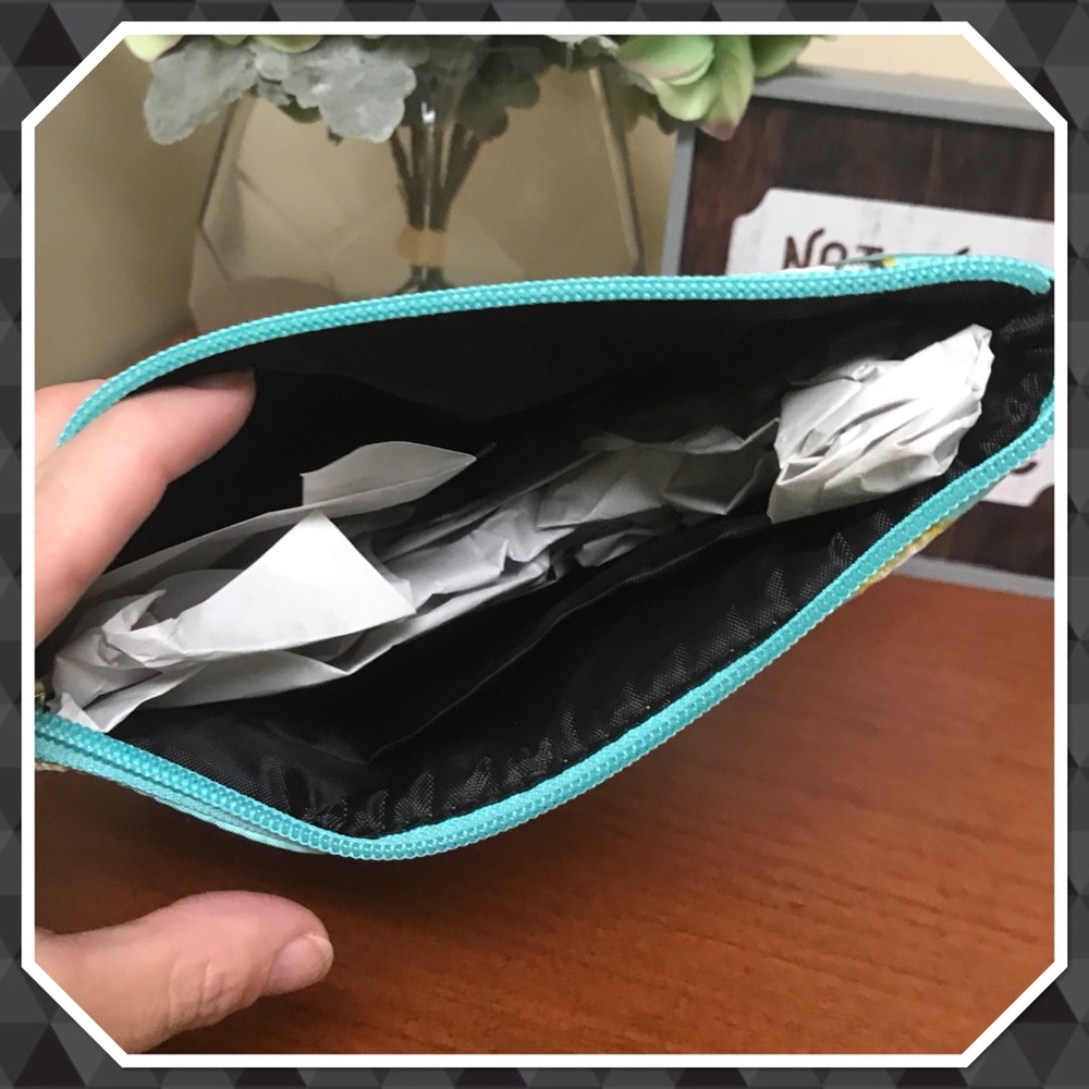 Panda Makeup Bag - Picture 5 of 5